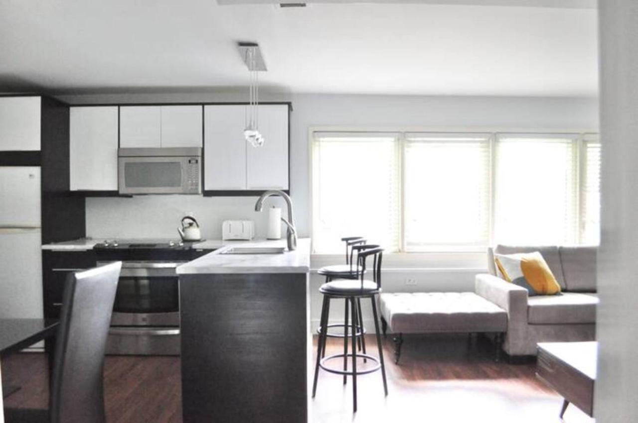 Cozy 1 Bd Suite Centrally Located North Vancouver Eksteriør bilde